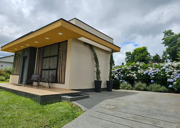 Super Tinyhouse Ao Lado Da Igreja Matriz